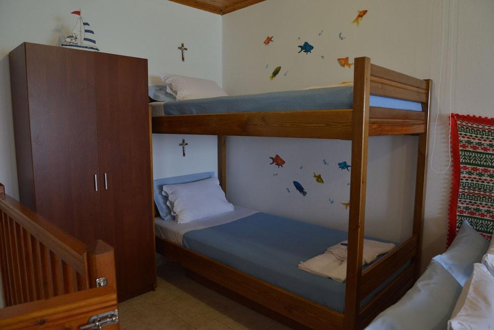 Erginas Boat House Apartment Plaka  Bagian luar foto