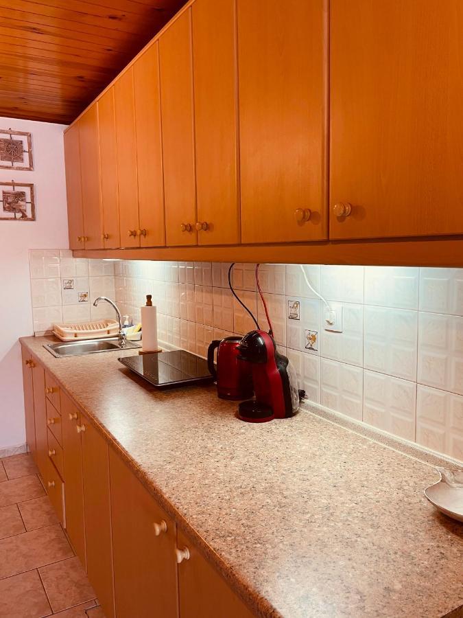 Erginas Boat House Apartment Plaka  Bagian luar foto