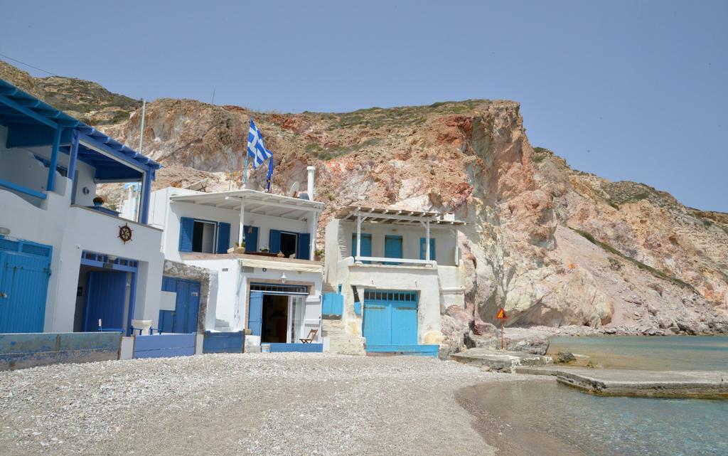 Erginas Boat House Apartment Plaka  Bagian luar foto