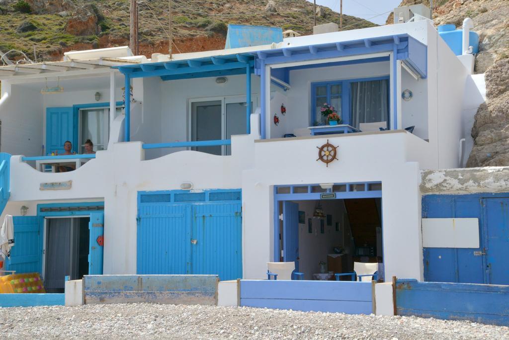 Erginas Boat House Apartment Plaka  Bagian luar foto